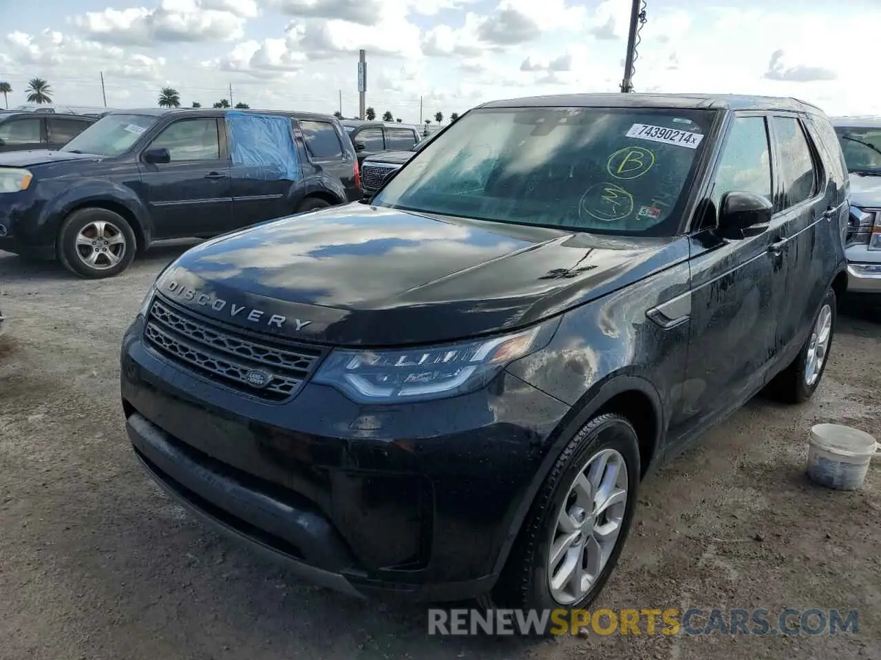1 Фотография поврежденного автомобиля SALRG2RVXKA094617 LAND ROVER DISCOVERY 2019