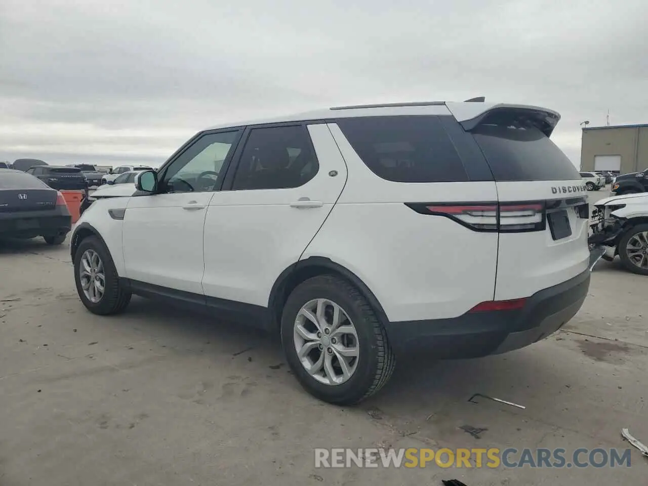 2 Photograph of a damaged car SALRG2RVXKA095038 LAND ROVER DISCOVERY 2019