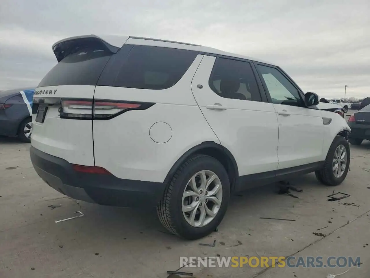 3 Photograph of a damaged car SALRG2RVXKA095038 LAND ROVER DISCOVERY 2019