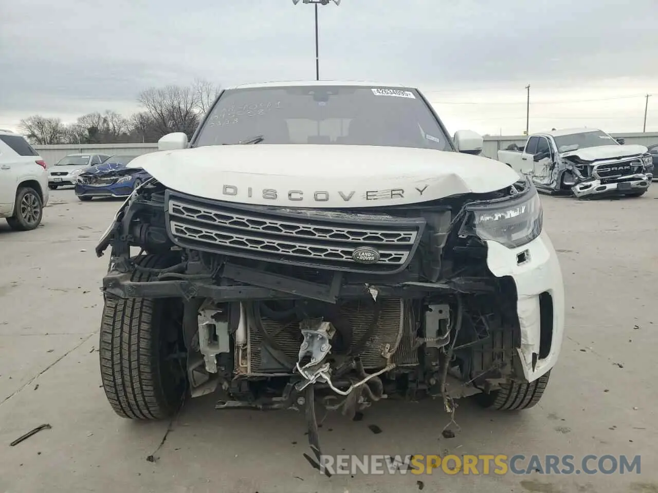 5 Photograph of a damaged car SALRG2RVXKA095038 LAND ROVER DISCOVERY 2019