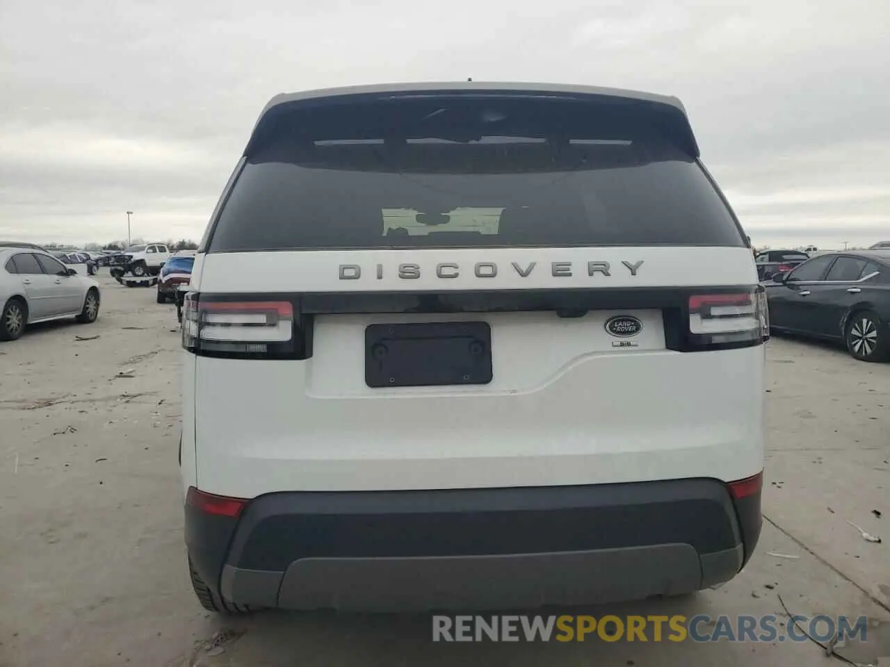 6 Photograph of a damaged car SALRG2RVXKA095038 LAND ROVER DISCOVERY 2019