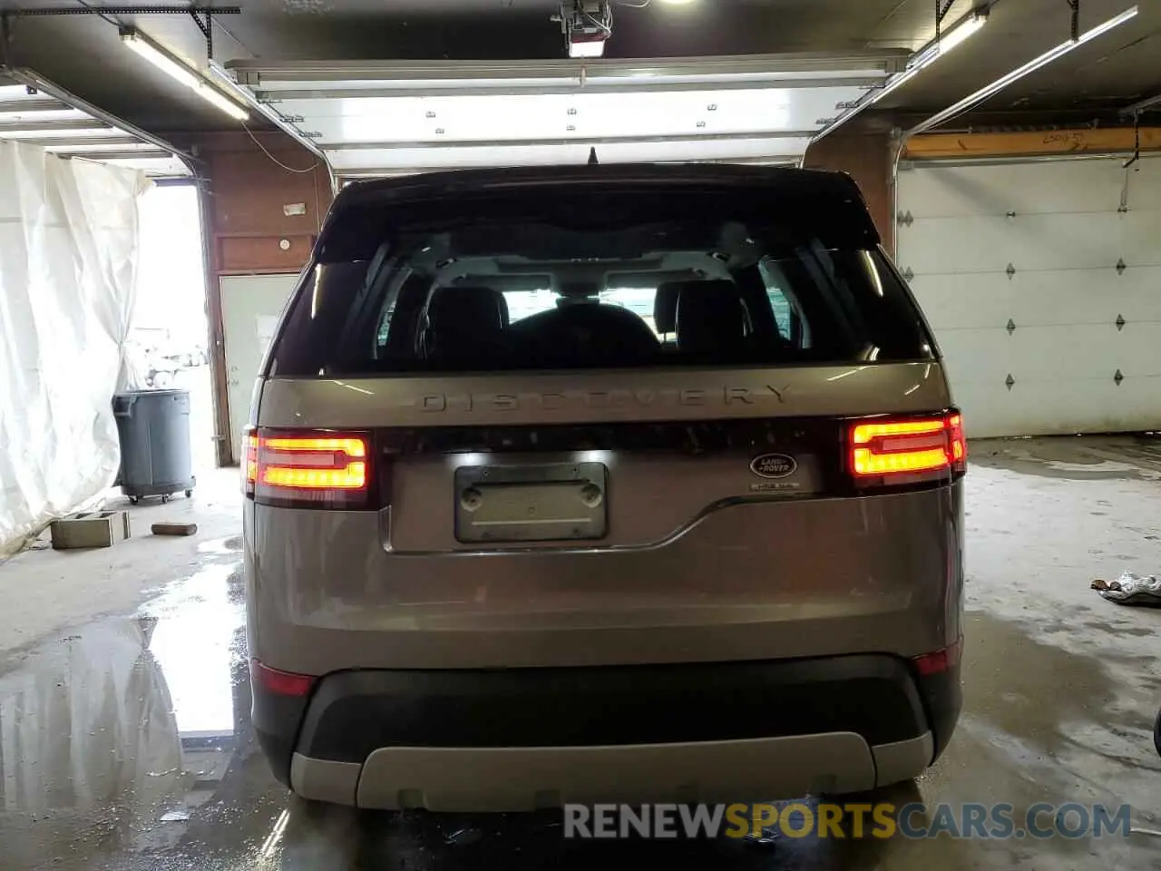6 Photograph of a damaged car SALRR2RV1KA081085 LAND ROVER DISCOVERY 2019