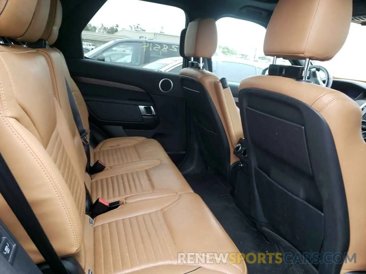 6 Photograph of a damaged car SALRR2RV1KA087209 LAND ROVER DISCOVERY 2019