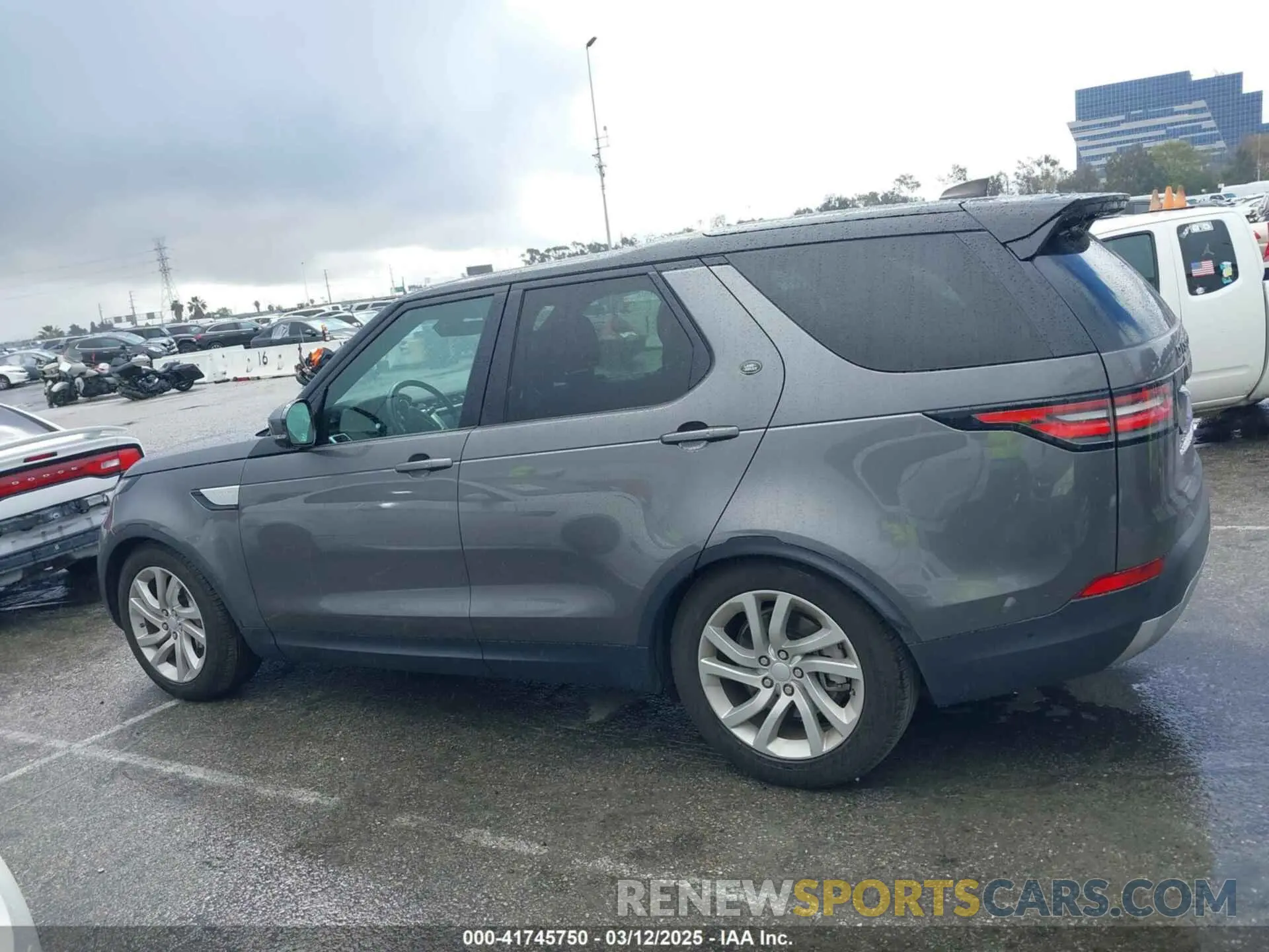 14 Фотография поврежденного автомобиля SALRR2RV6K2407117 LAND ROVER DISCOVERY 2019