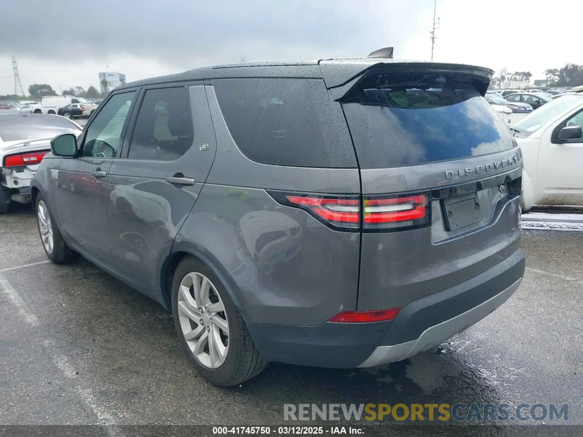 3 Фотография поврежденного автомобиля SALRR2RV6K2407117 LAND ROVER DISCOVERY 2019