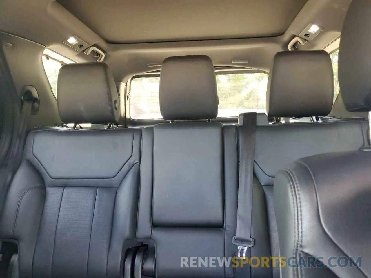 10 Photograph of a damaged car SALRR2RV9K2401733 LAND ROVER DISCOVERY 2019
