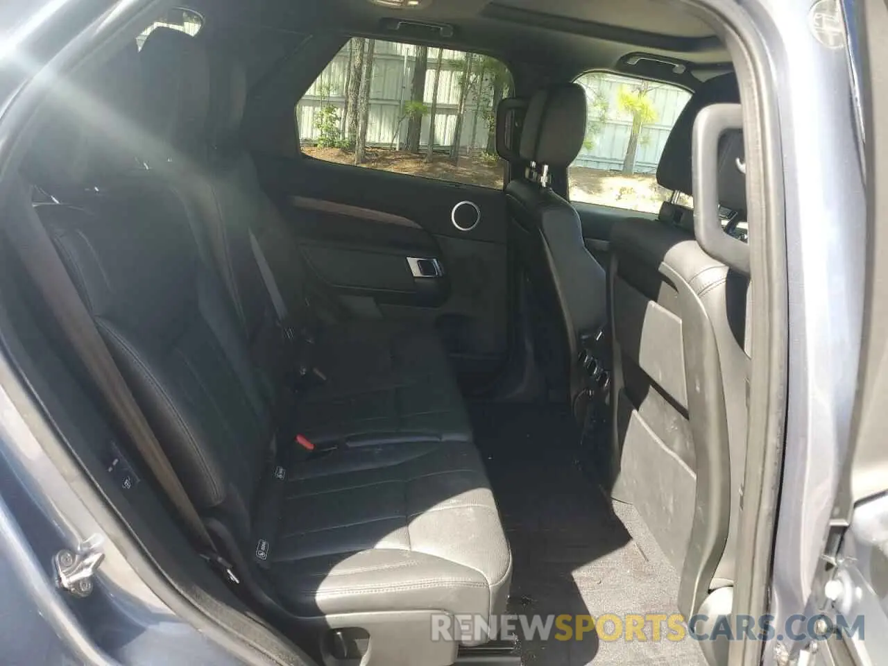 11 Photograph of a damaged car SALRR2RV9K2401733 LAND ROVER DISCOVERY 2019