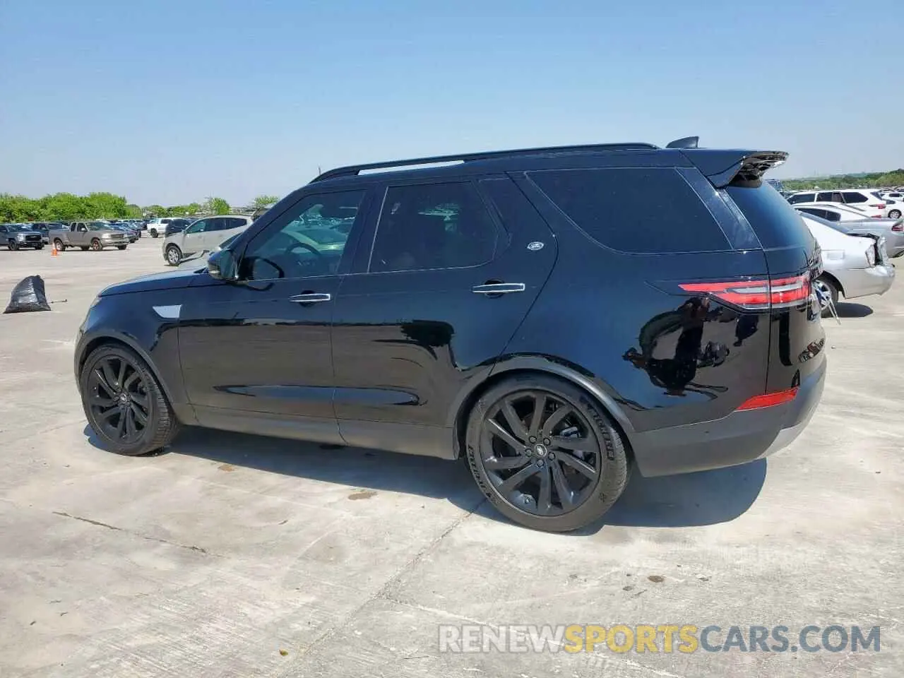 2 Photograph of a damaged car SALRT2RK0K2411719 LAND ROVER DISCOVERY 2019