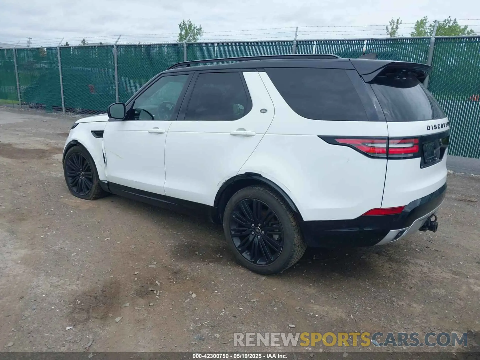3 Photograph of a damaged car SALRT2RK6K2405598 LAND ROVER DISCOVERY 2019