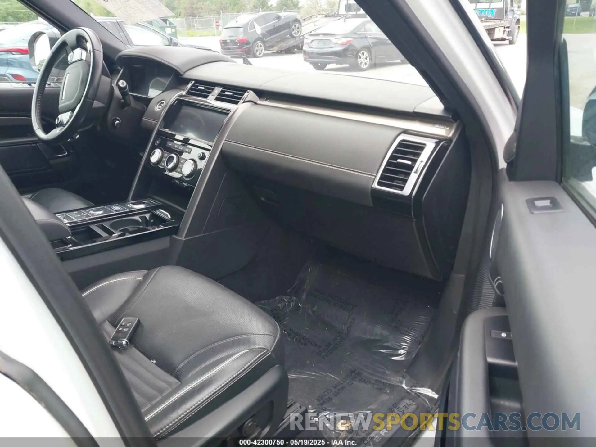 5 Photograph of a damaged car SALRT2RK6K2405598 LAND ROVER DISCOVERY 2019