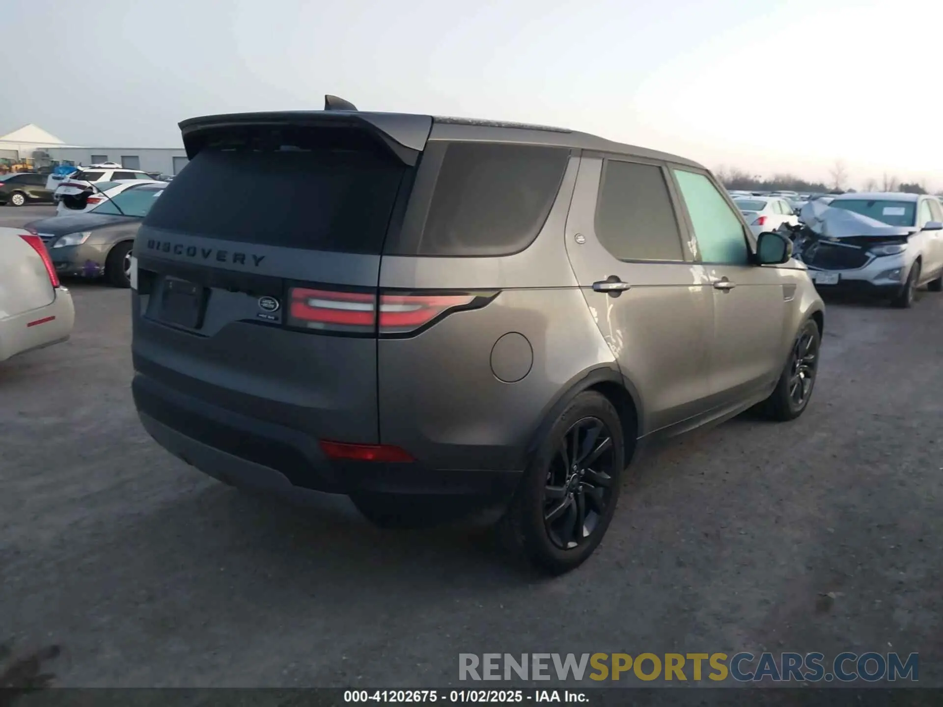 4 Photograph of a damaged car SALRT2RV2K2407830 LAND ROVER DISCOVERY 2019