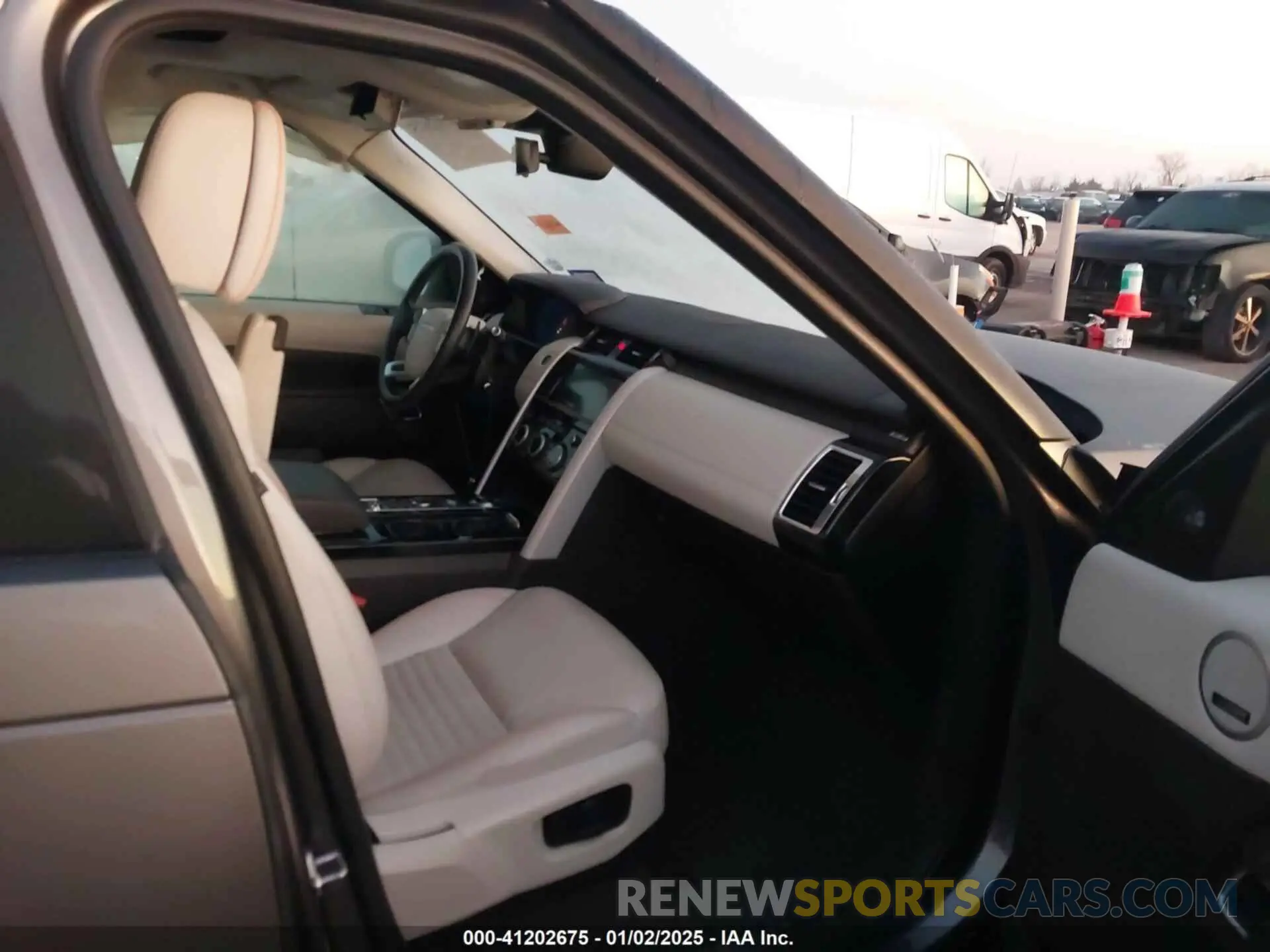 5 Photograph of a damaged car SALRT2RV2K2407830 LAND ROVER DISCOVERY 2019