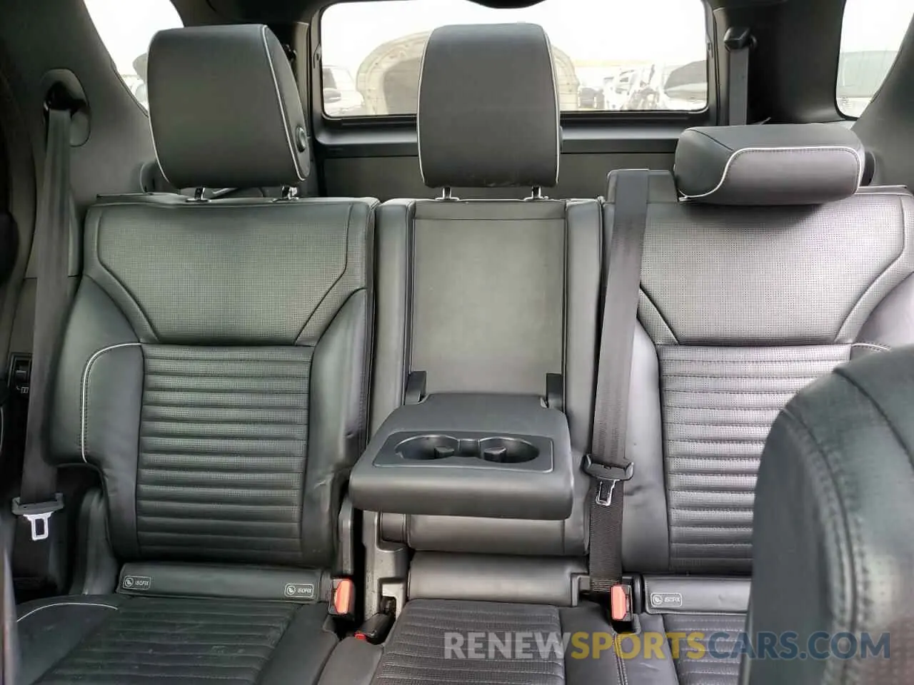 10 Photograph of a damaged car SALRT2RV3K2400921 LAND ROVER DISCOVERY 2019