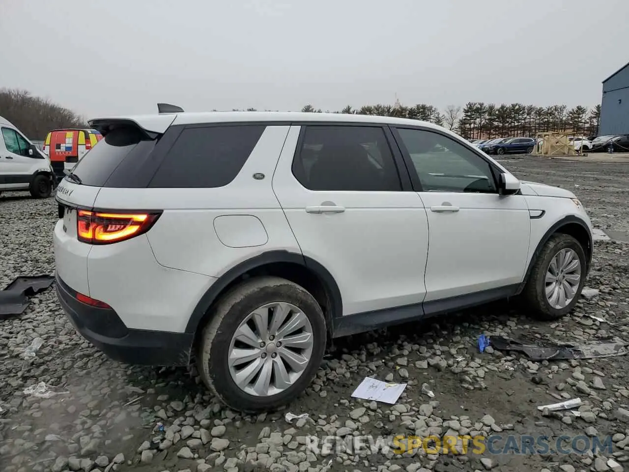 3 Photograph of a damaged car SALCP2FX6LH833485 LAND ROVER DISCOVERY 2020