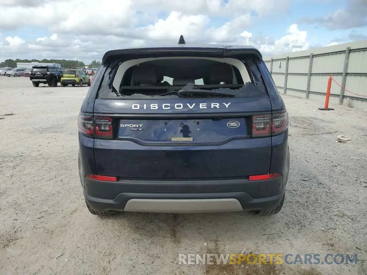 6 Photograph of a damaged car SALCP2FX8LH880095 LAND ROVER DISCOVERY 2020