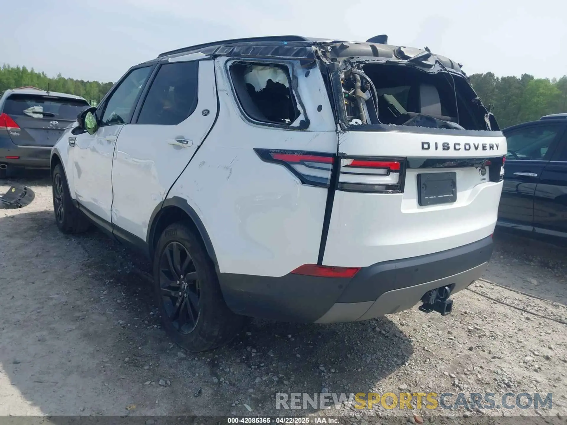 3 Photograph of a damaged car SALRG2RV0L2419318 LAND ROVER DISCOVERY 2020