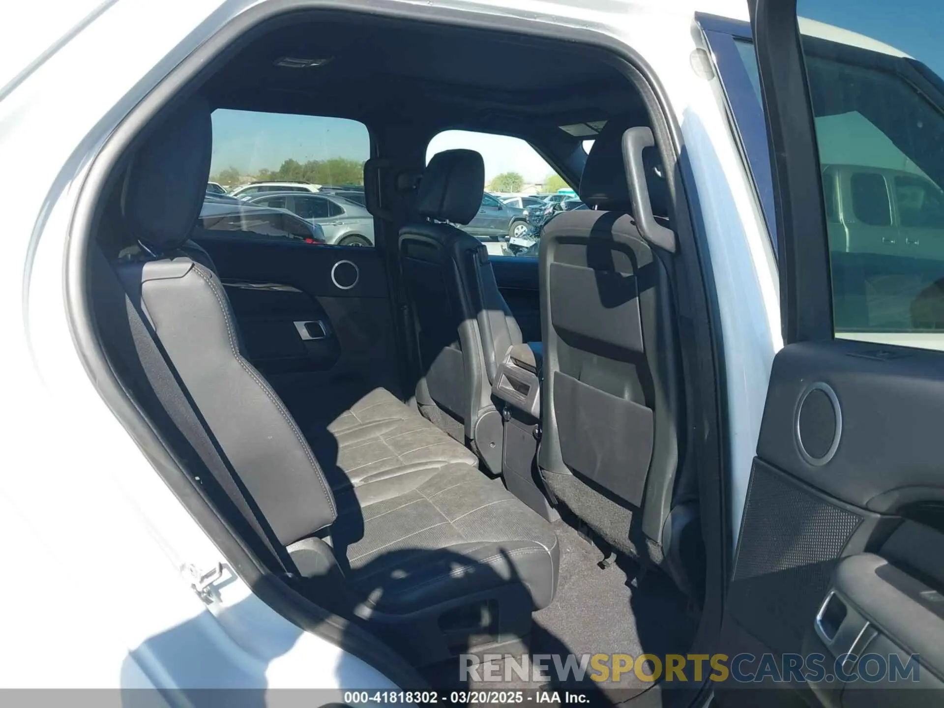 8 Photograph of a damaged car SALRG2RV0L2421943 LAND ROVER DISCOVERY 2020