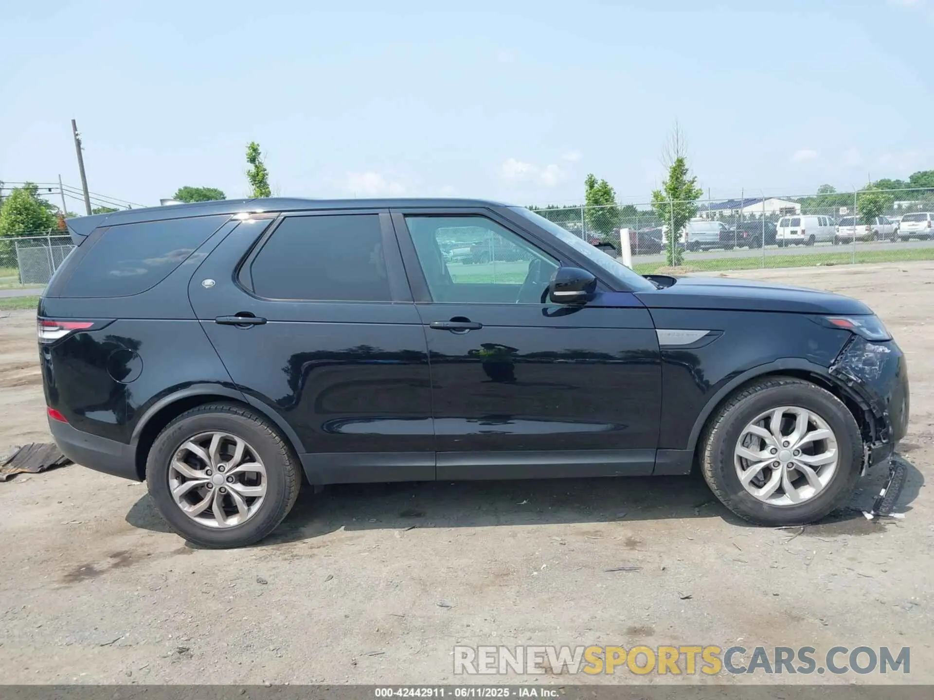 13 Photograph of a damaged car SALRG2RV4L2429365 LAND ROVER DISCOVERY 2020