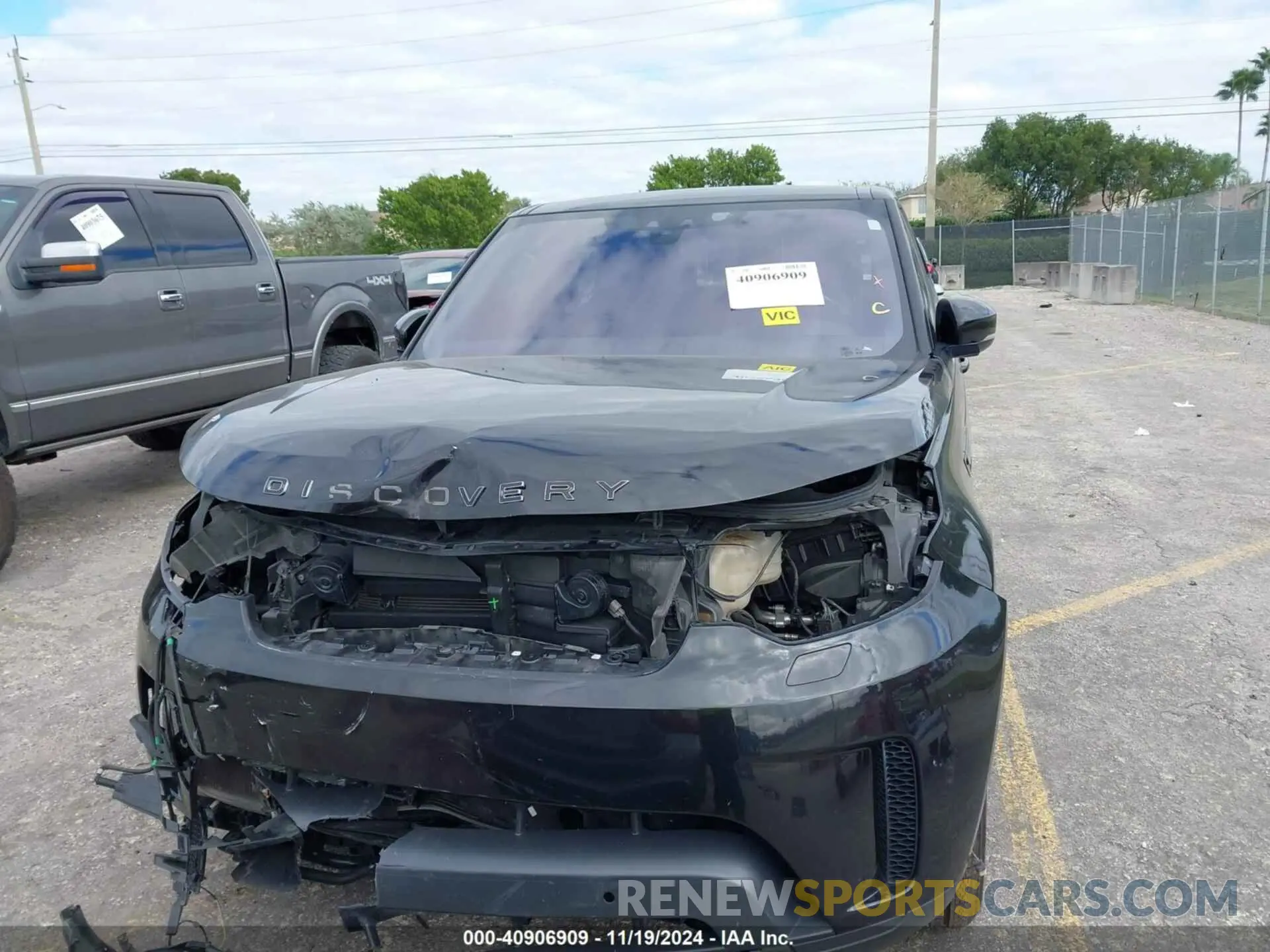 6 Photograph of a damaged car SALRG2RV7L2430039 LAND ROVER DISCOVERY 2020