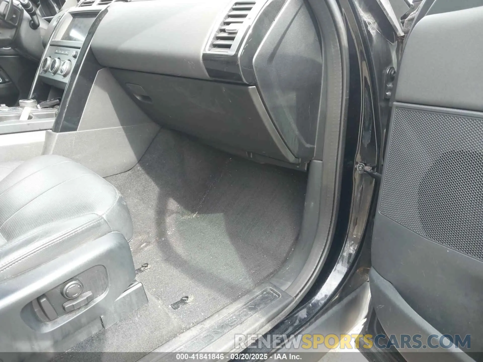 5 Photograph of a damaged car SALRG2RVXL2428818 LAND ROVER DISCOVERY 2020