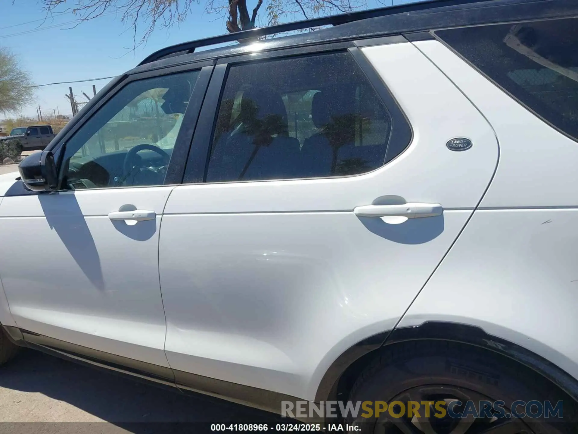 15 Photograph of a damaged car SALRU2RV7L2430387 LAND ROVER DISCOVERY 2020