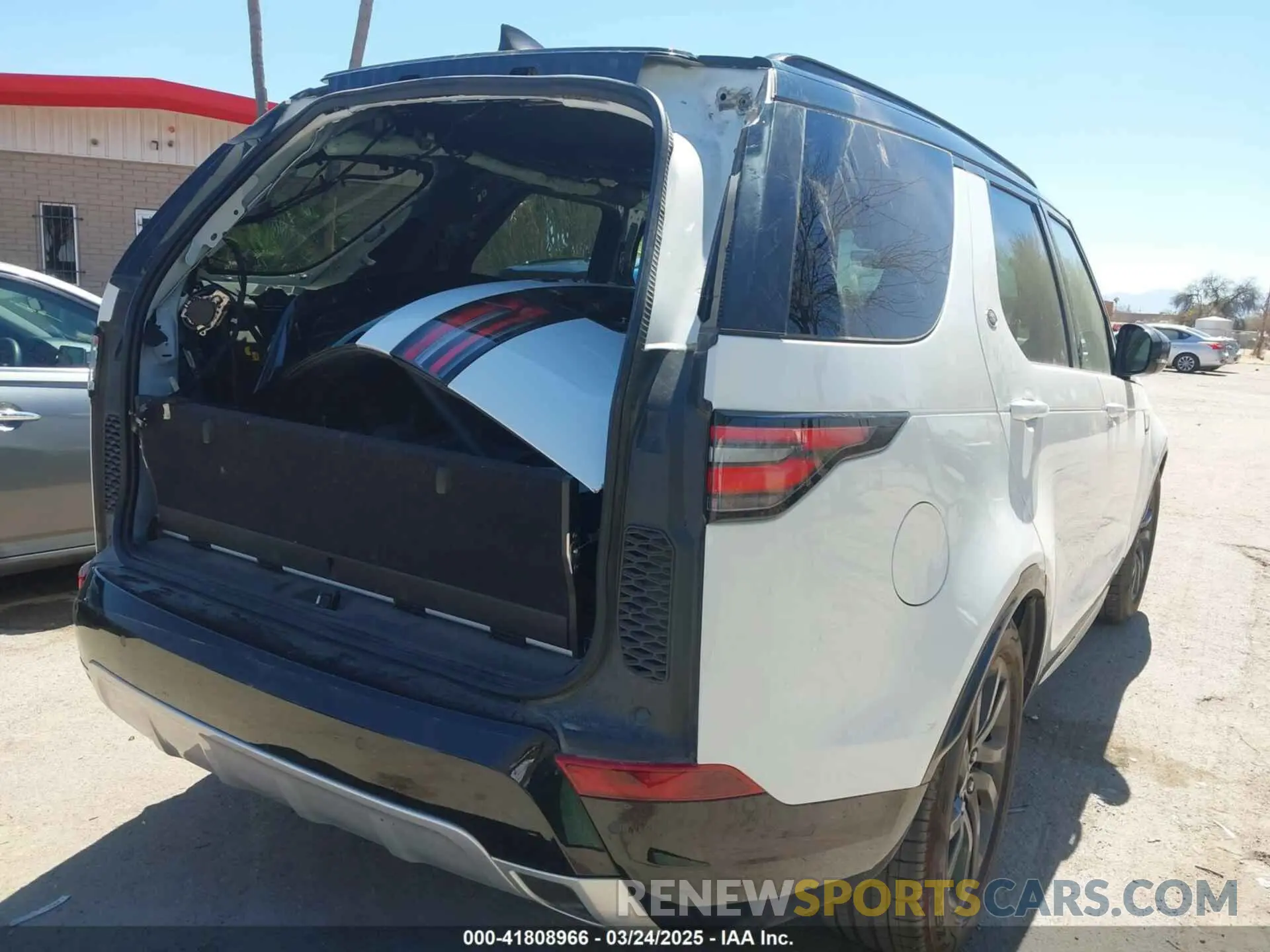 6 Photograph of a damaged car SALRU2RV7L2430387 LAND ROVER DISCOVERY 2020