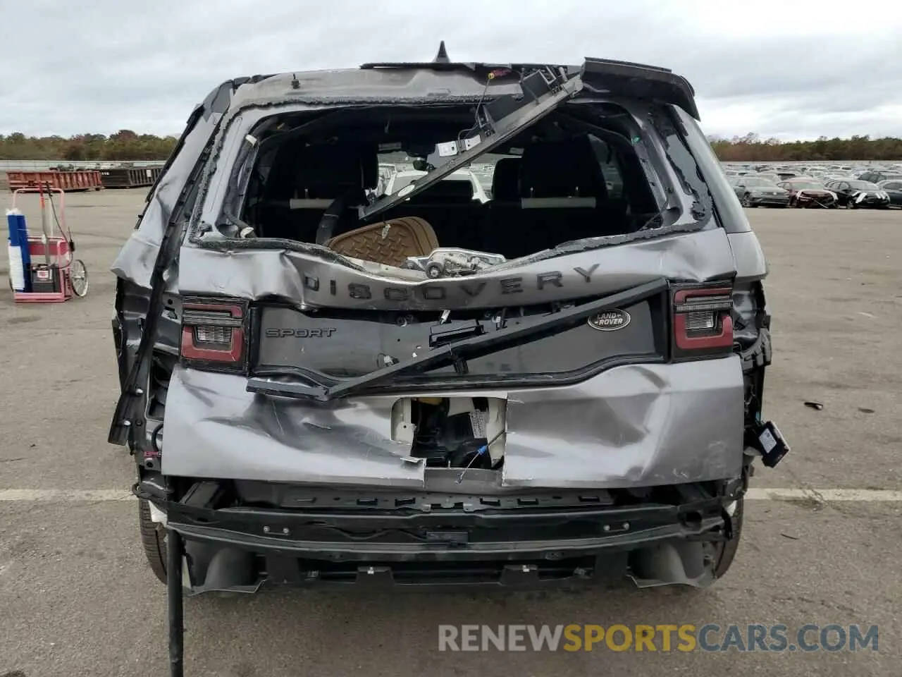 6 Photograph of a damaged car SALCL2FX9MH901470 LAND ROVER DISCOVERY 2021