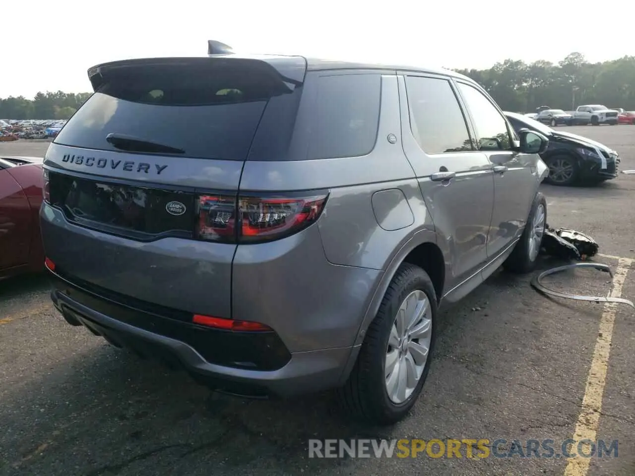 4 Photograph of a damaged car SALCT2FX0MH888284 LAND ROVER DISCOVERY 2021