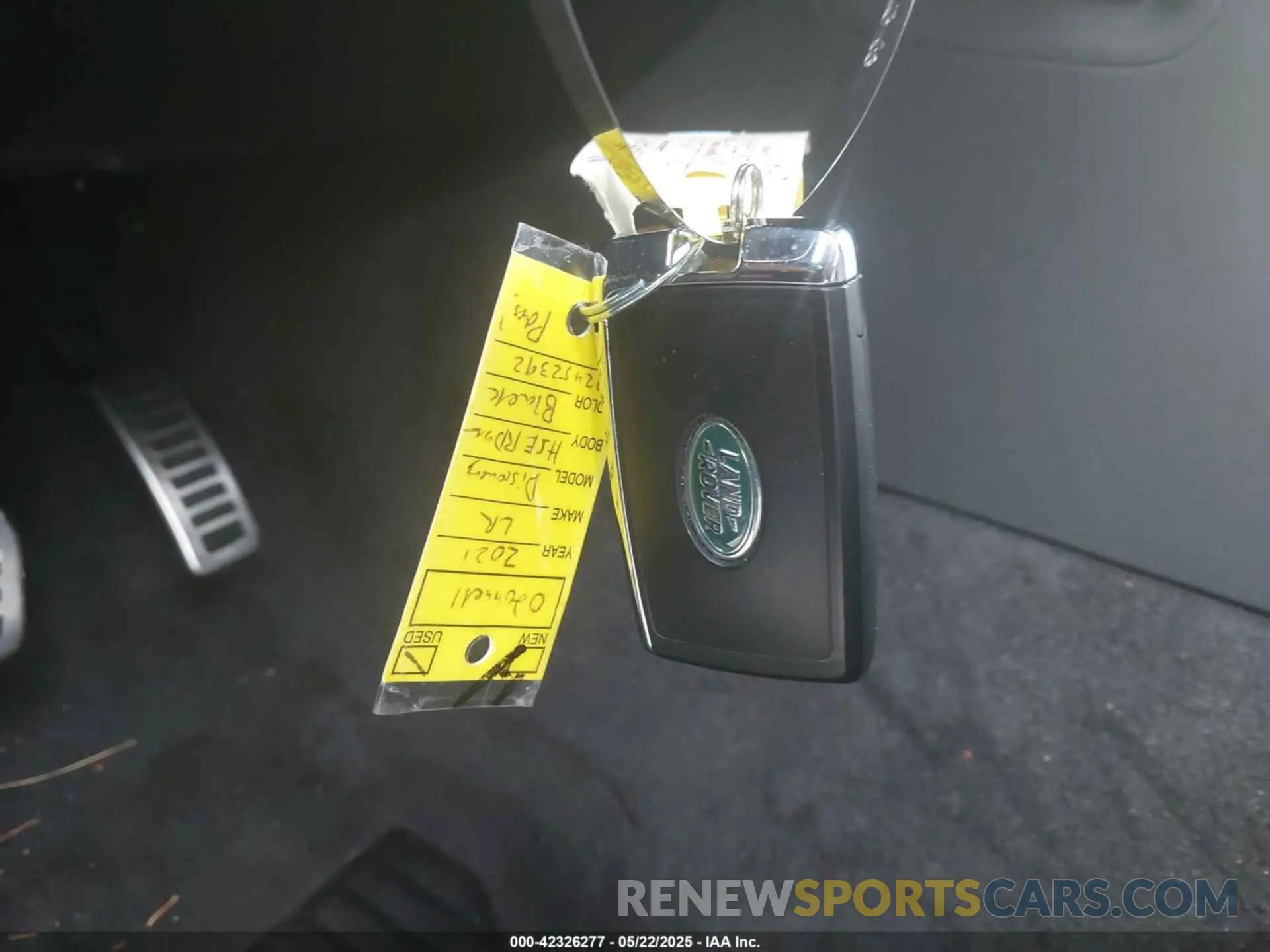 11 Photograph of a damaged car SALRM4RU5M2452392 LAND ROVER DISCOVERY 2021