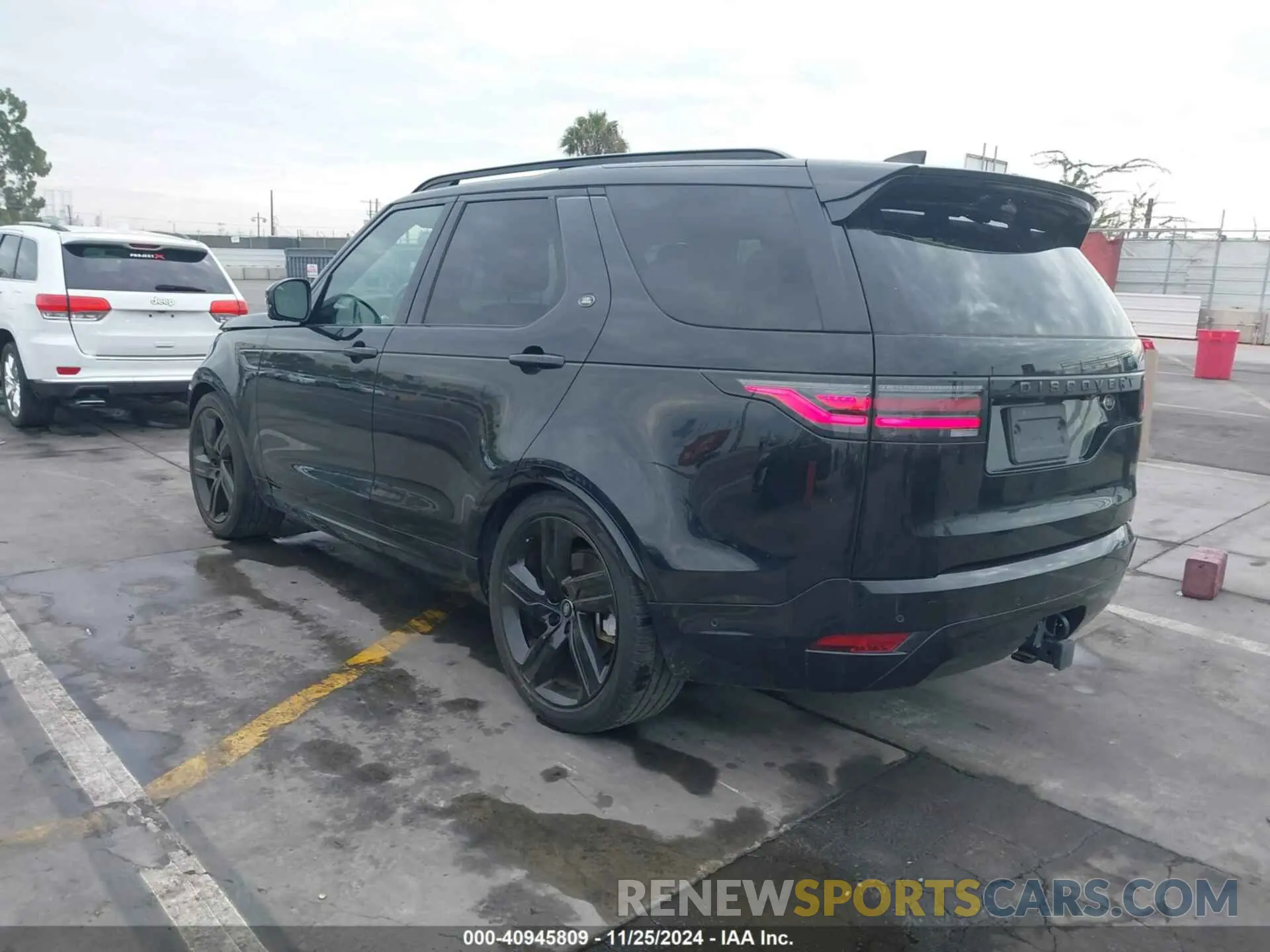 3 Photograph of a damaged car SALRT2RX1M2452892 LAND ROVER DISCOVERY 2021