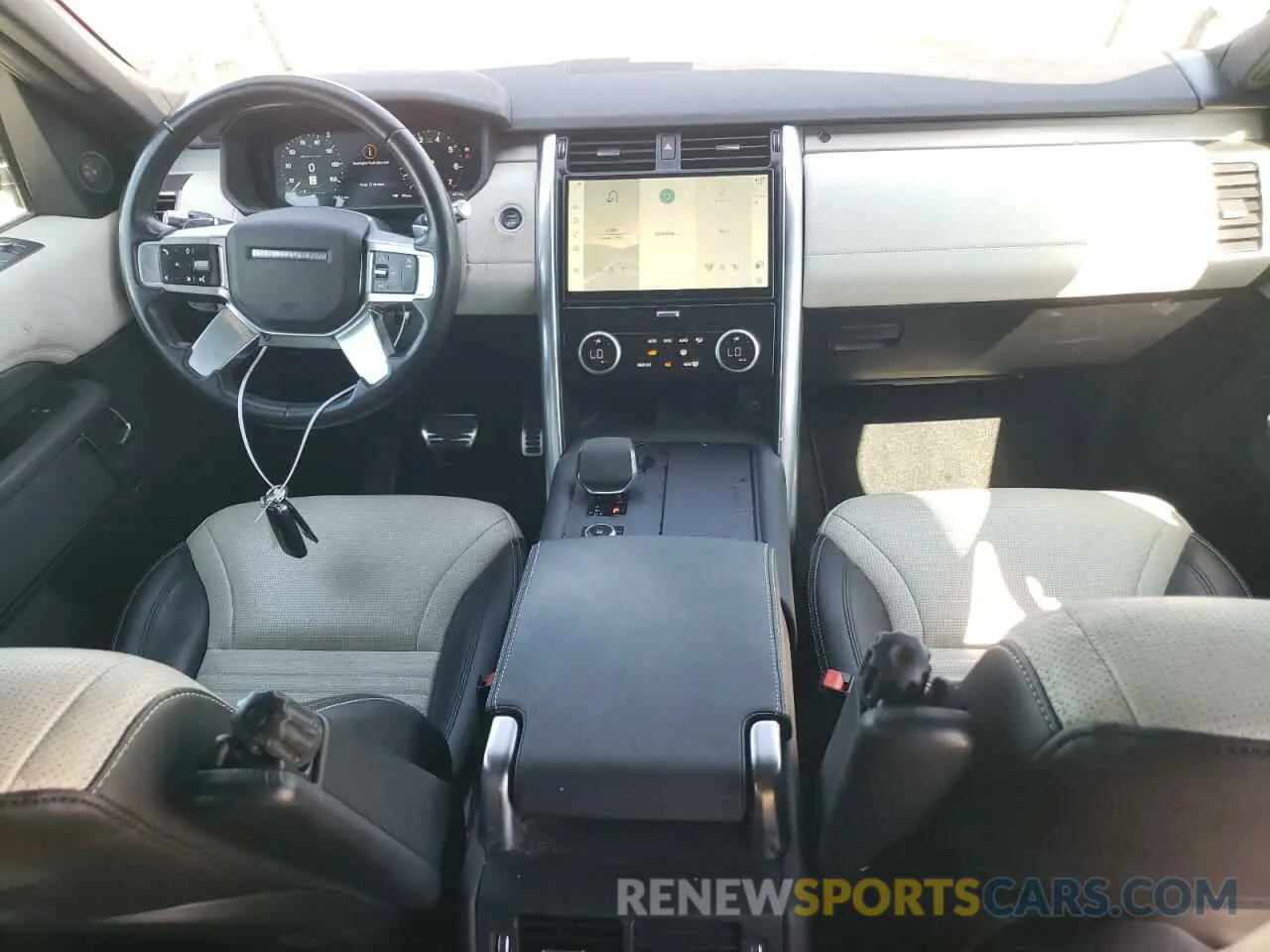 8 Photograph of a damaged car SALRT2RX4M2448979 LAND ROVER DISCOVERY 2021