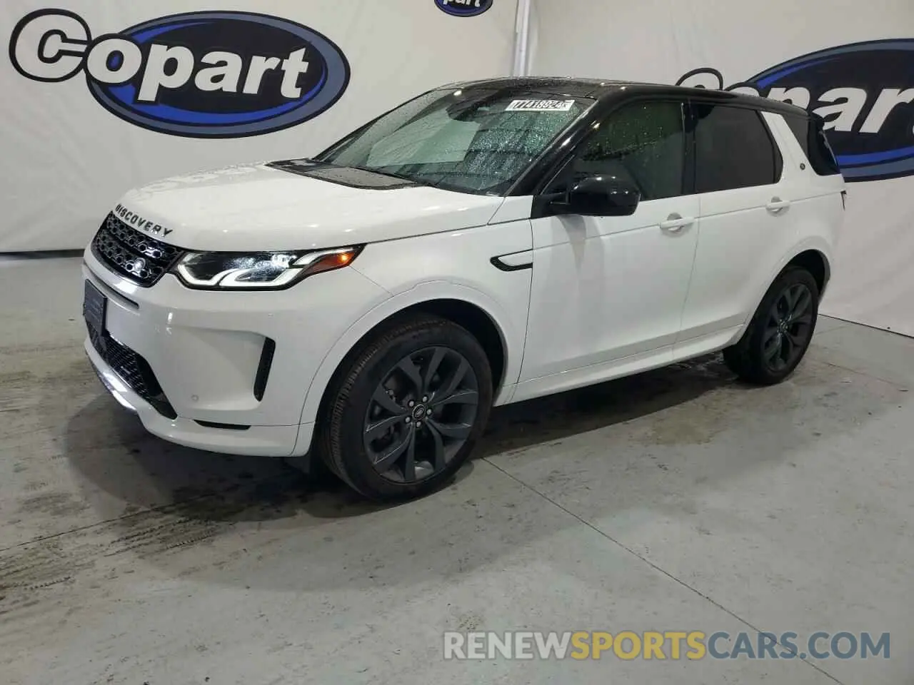 1 Photograph of a damaged car SALCL2FX3NH913681 LAND ROVER DISCOVERY 2022