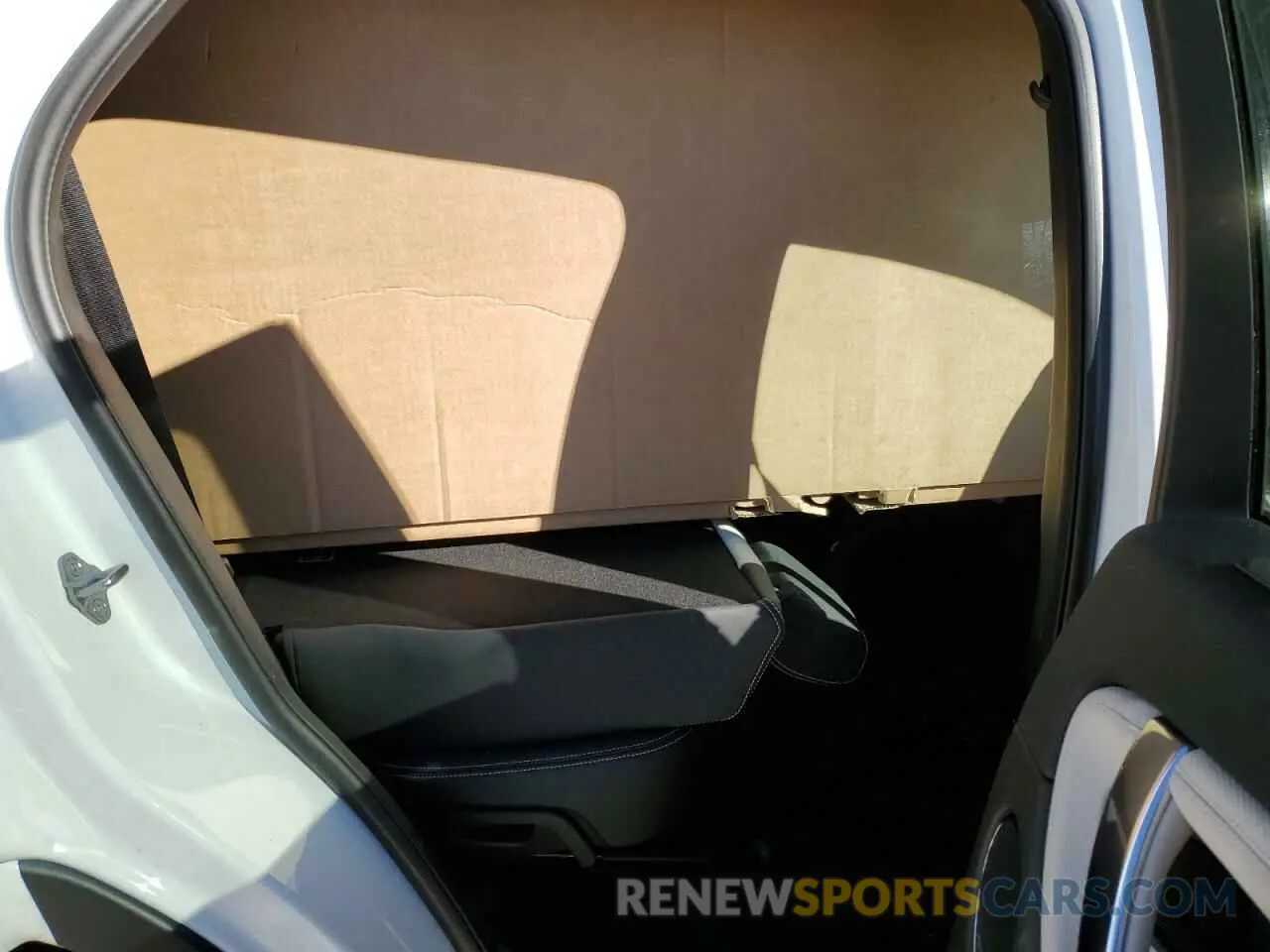 11 Photograph of a damaged car SALCL2FXXNH910888 LAND ROVER DISCOVERY 2022