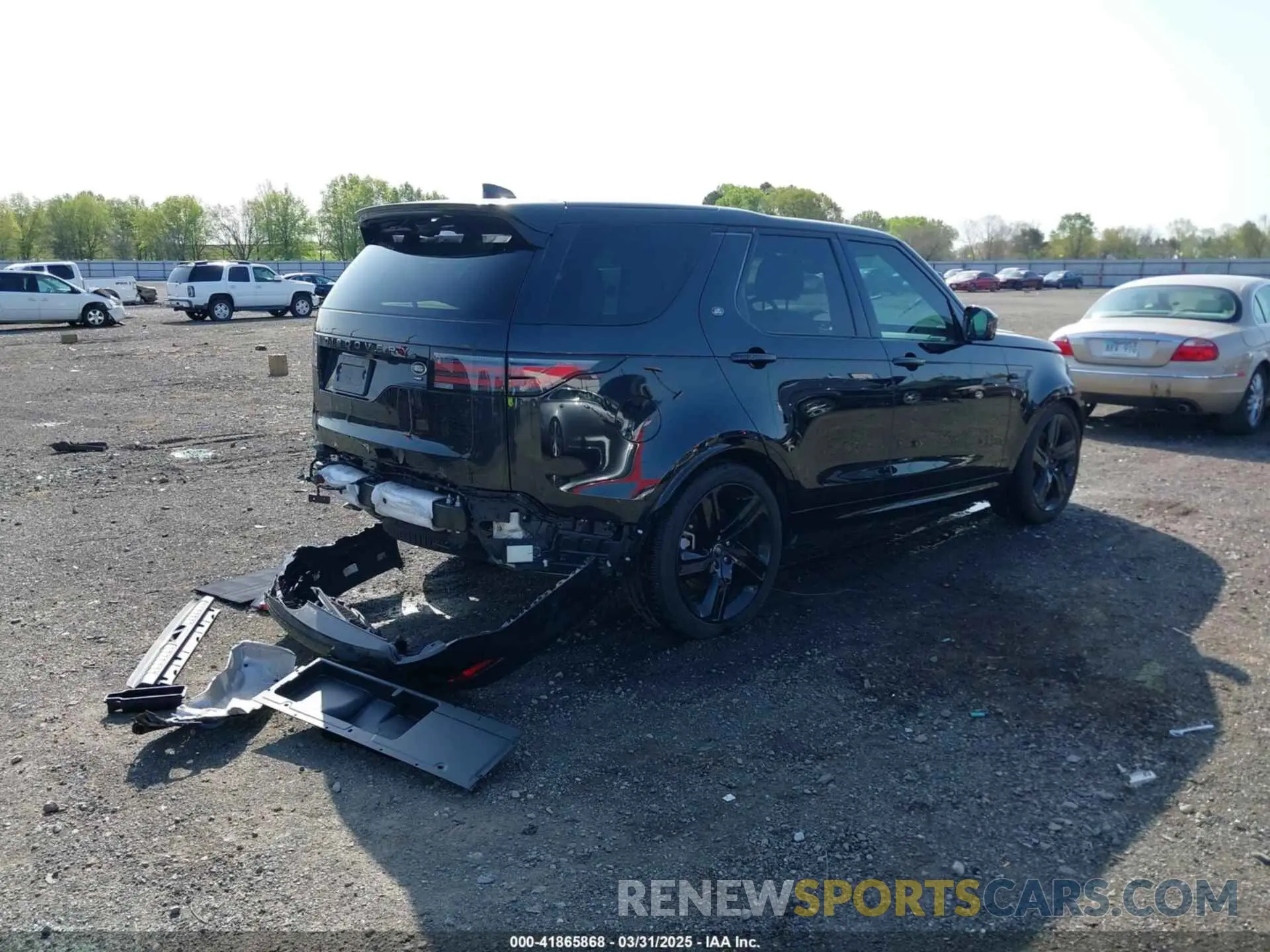 4 Photograph of a damaged car SALRT4EU4P2482030 LAND ROVER DISCOVERY 2023