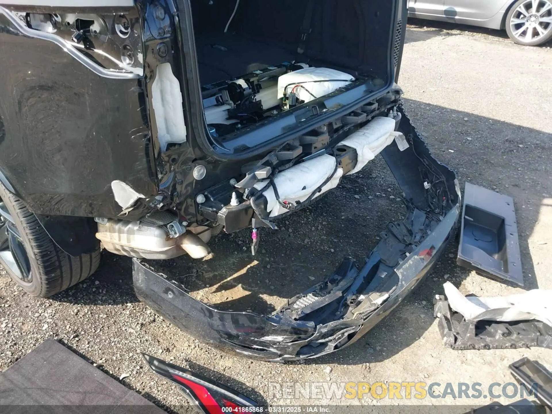 6 Photograph of a damaged car SALRT4EU4P2482030 LAND ROVER DISCOVERY 2023