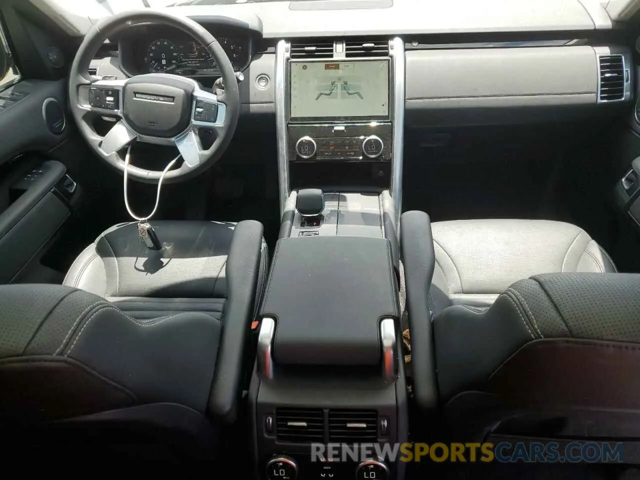 8 Photograph of a damaged car SALRJ2EXXR2499552 LAND ROVER DISCOVERY 2024
