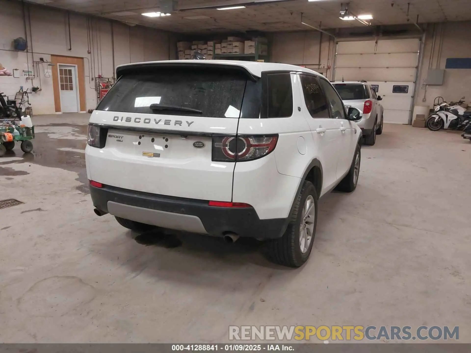 4 Photograph of a damaged car SALCR2FX0KH786141 LAND ROVER DISCOVERY SPORT 2019
