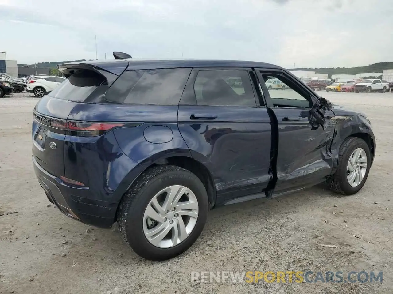 3 Photograph of a damaged car SALZT2FX2NH173471 LAND ROVER EVOQUE 2022