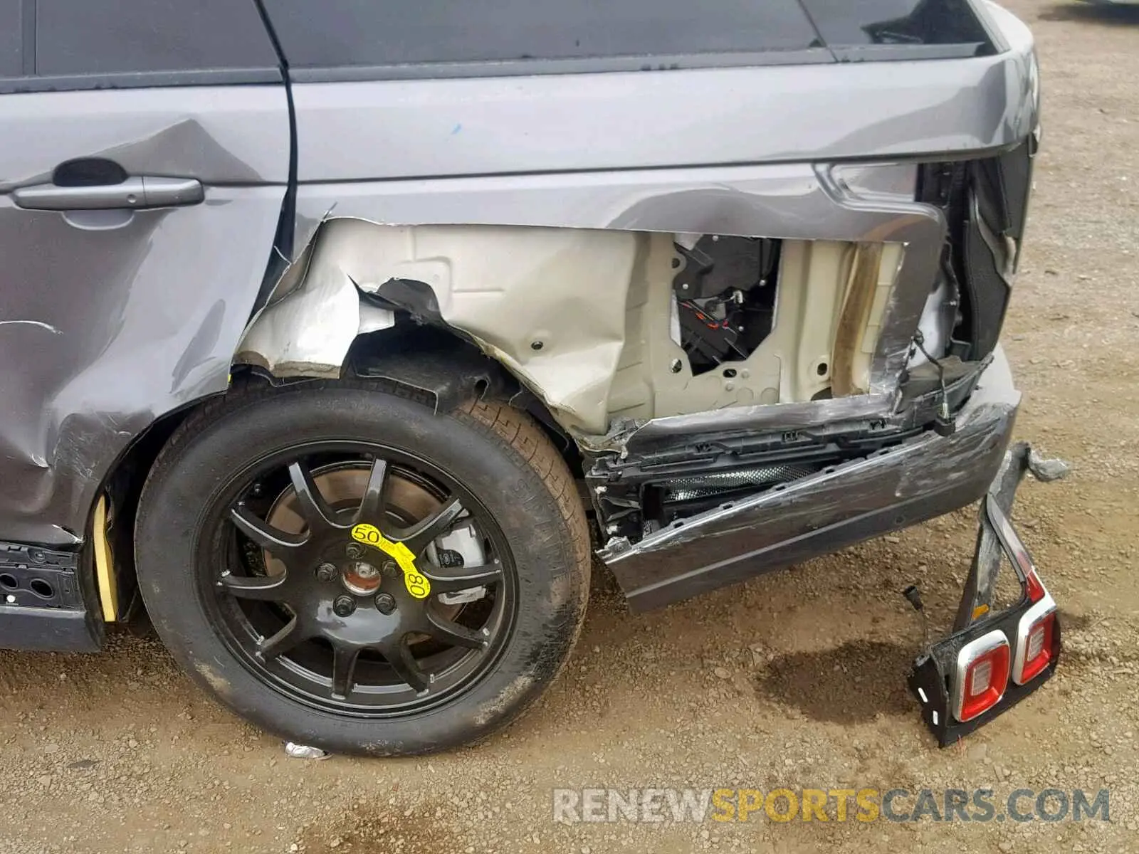 9 Photograph of a damaged car SALGS2RE1KA540790 LAND ROVER RANGE ROVE 2019