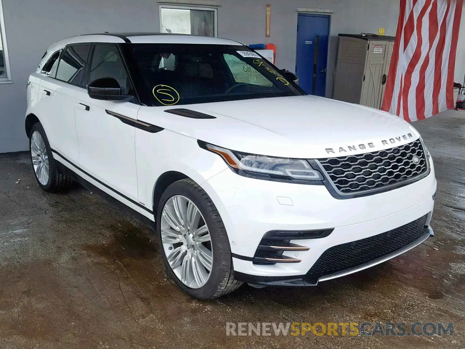 1 Photograph of a damaged car SALYL2EX3KA211954 LAND ROVER RANGE ROVE 2019