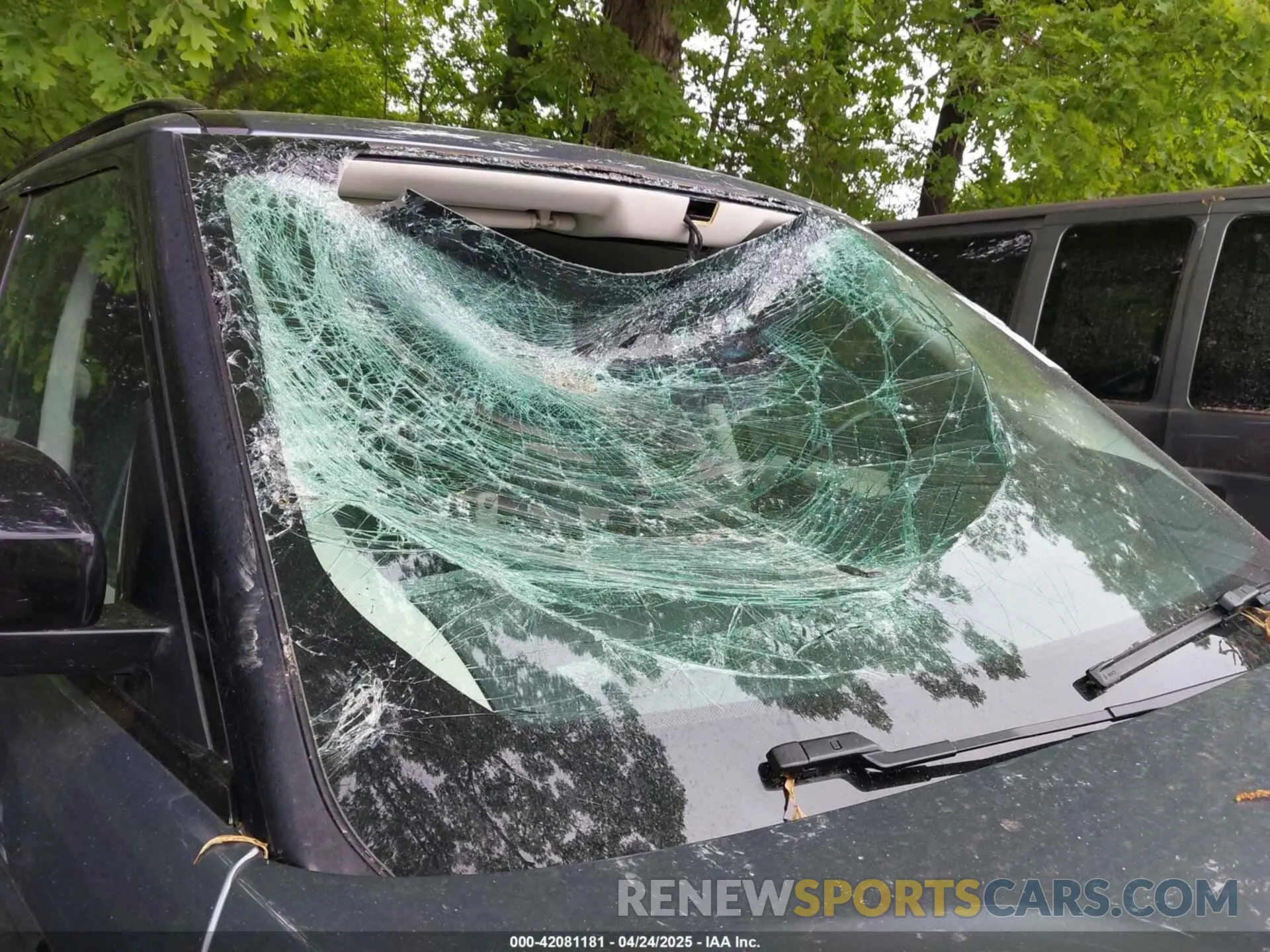 17 Photograph of a damaged car SALGS2RE5KA516721 LAND ROVER RANGE ROVER 2019
