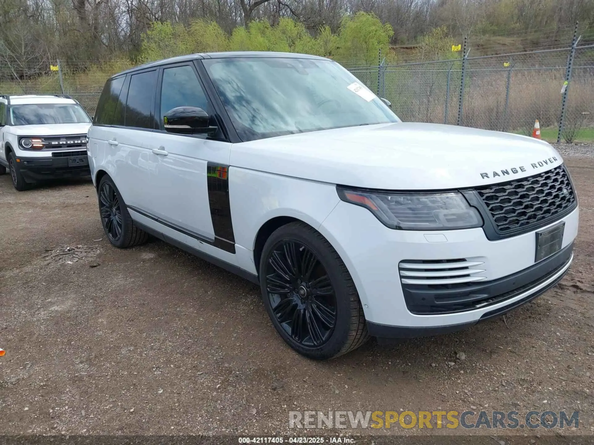 1 Фотография поврежденного автомобиля SALGS2RE6KA535049 LAND ROVER RANGE ROVER 2019