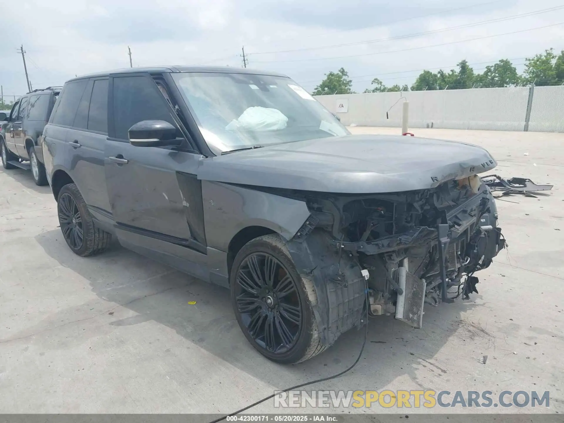 1 Photograph of a damaged car SALGS2RE7KA551681 LAND ROVER RANGE ROVER 2019