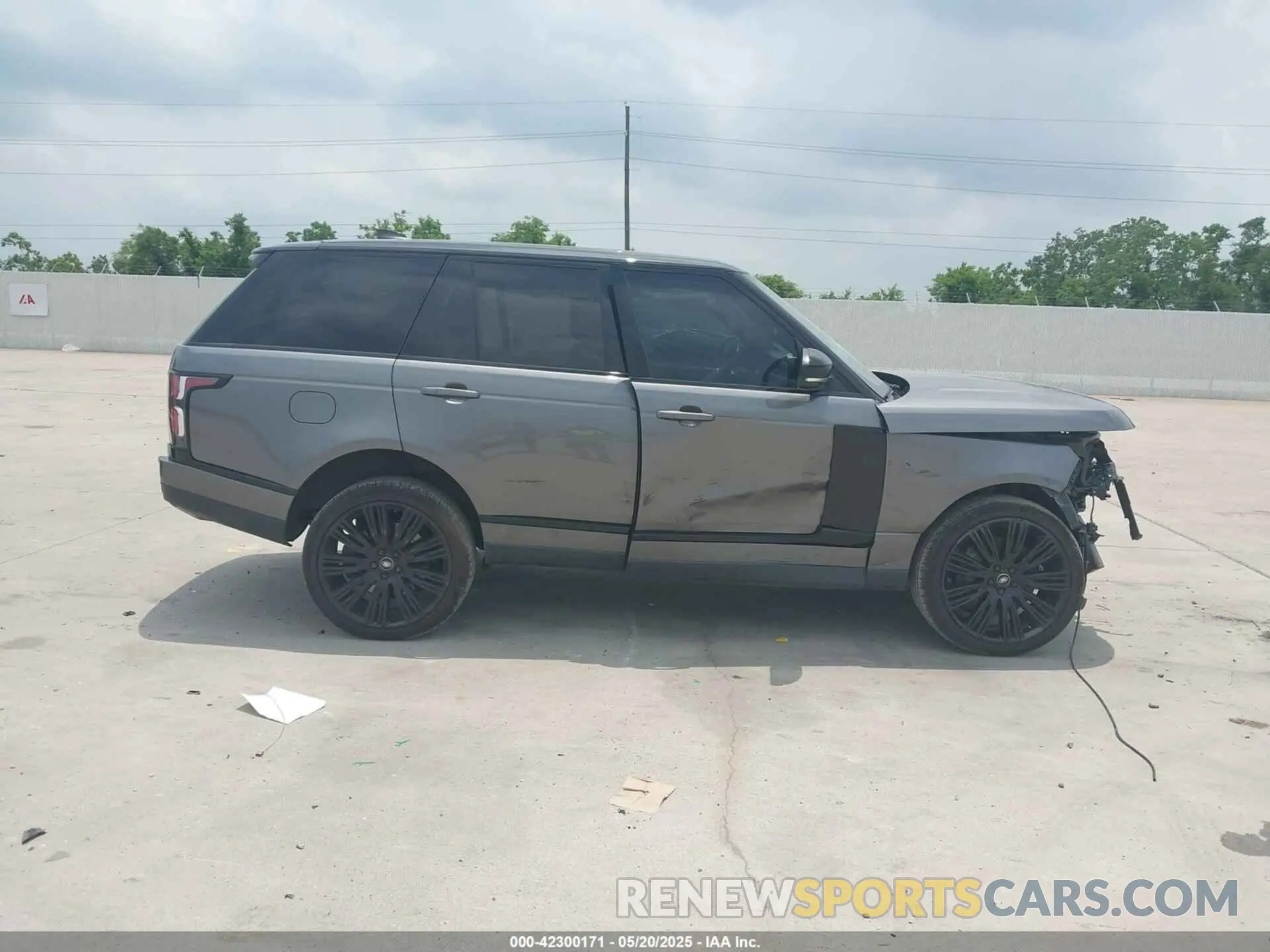 13 Photograph of a damaged car SALGS2RE7KA551681 LAND ROVER RANGE ROVER 2019