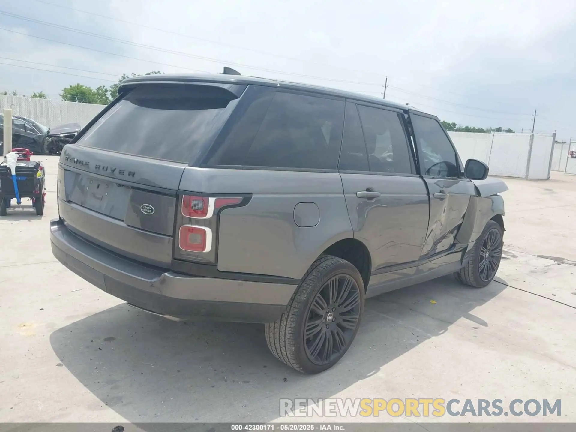 4 Photograph of a damaged car SALGS2RE7KA551681 LAND ROVER RANGE ROVER 2019
