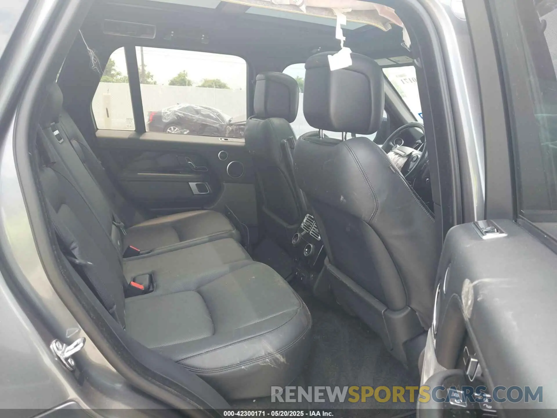 8 Photograph of a damaged car SALGS2RE7KA551681 LAND ROVER RANGE ROVER 2019