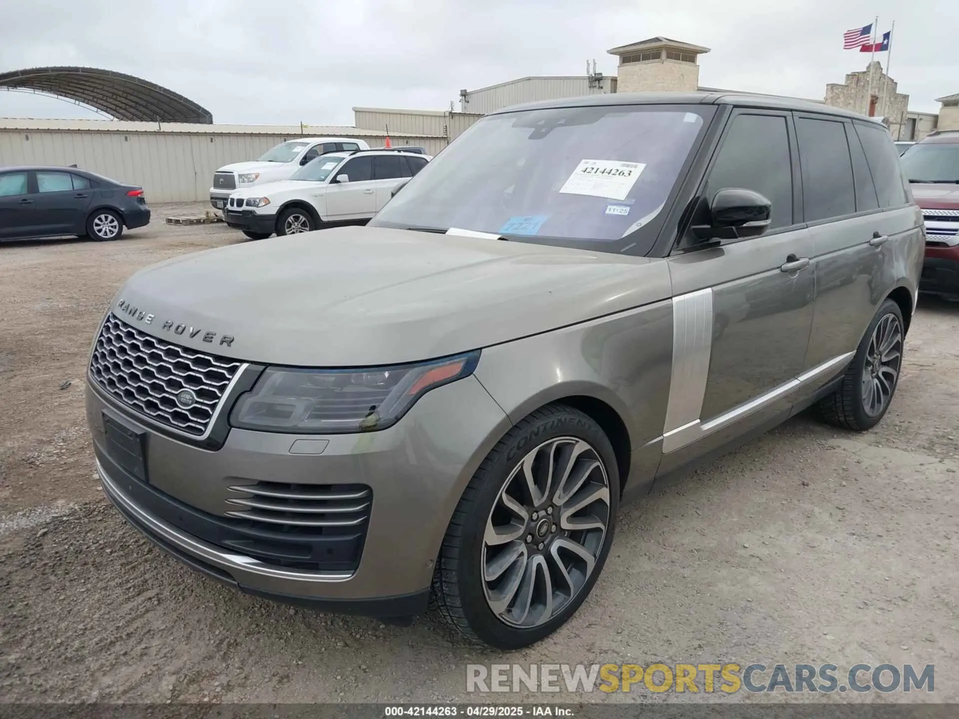 2 Фотография поврежденного автомобиля SALGS2SV1KA538550 LAND ROVER RANGE ROVER 2019