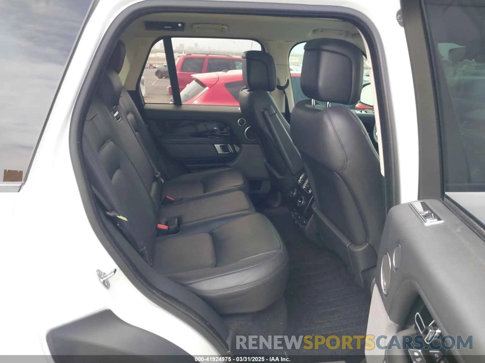 8 Photograph of a damaged car SALGS2SV2KA555261 LAND ROVER RANGE ROVER 2019
