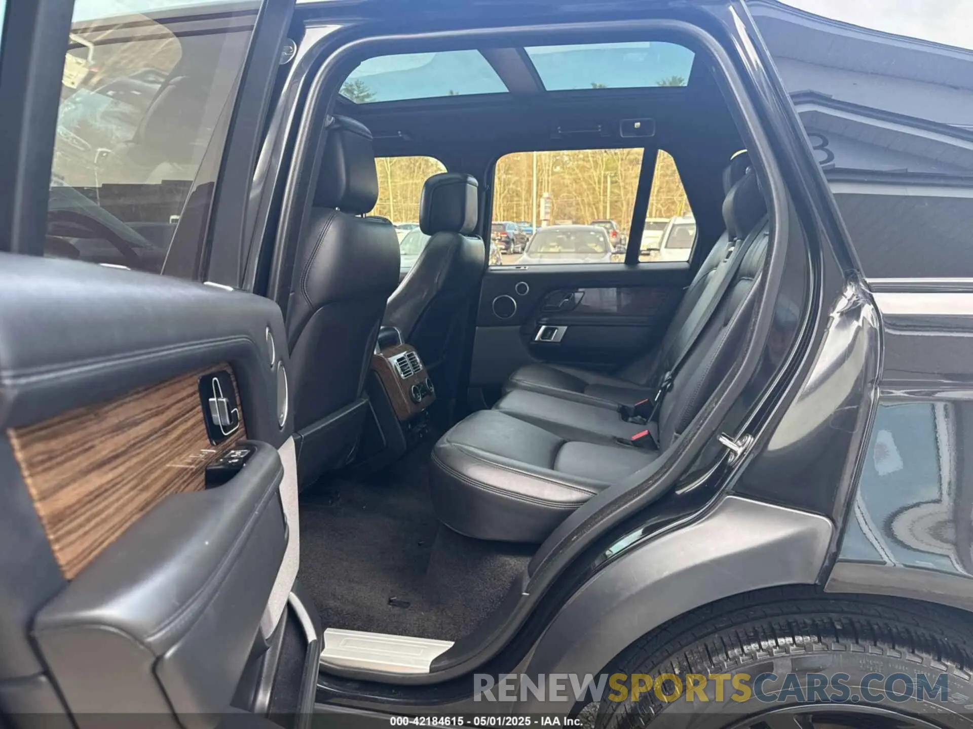 8 Фотография поврежденного автомобиля SALGS2SV5KA528460 LAND ROVER RANGE ROVER 2019