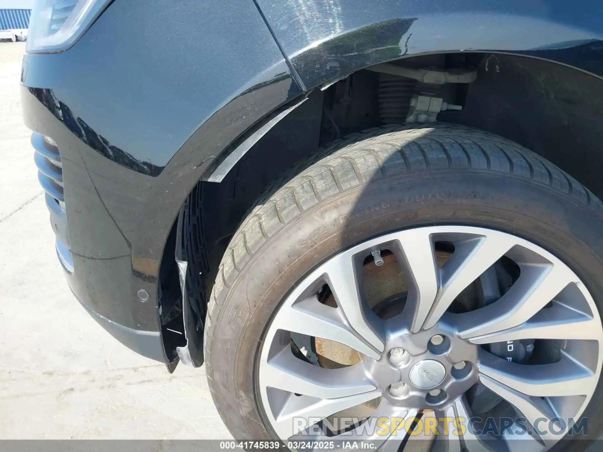 18 Photograph of a damaged car SALGS2SV9KA552826 LAND ROVER RANGE ROVER 2019